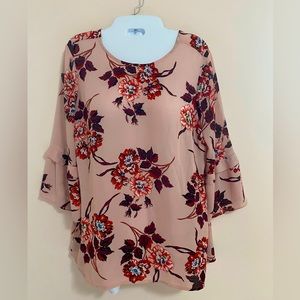Flower 3/4 sleeve pink toned blouse.